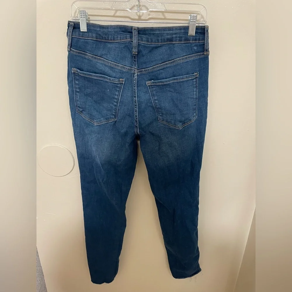 ✨Old Navy Distressed Jeans Super Hi Rise Size 8